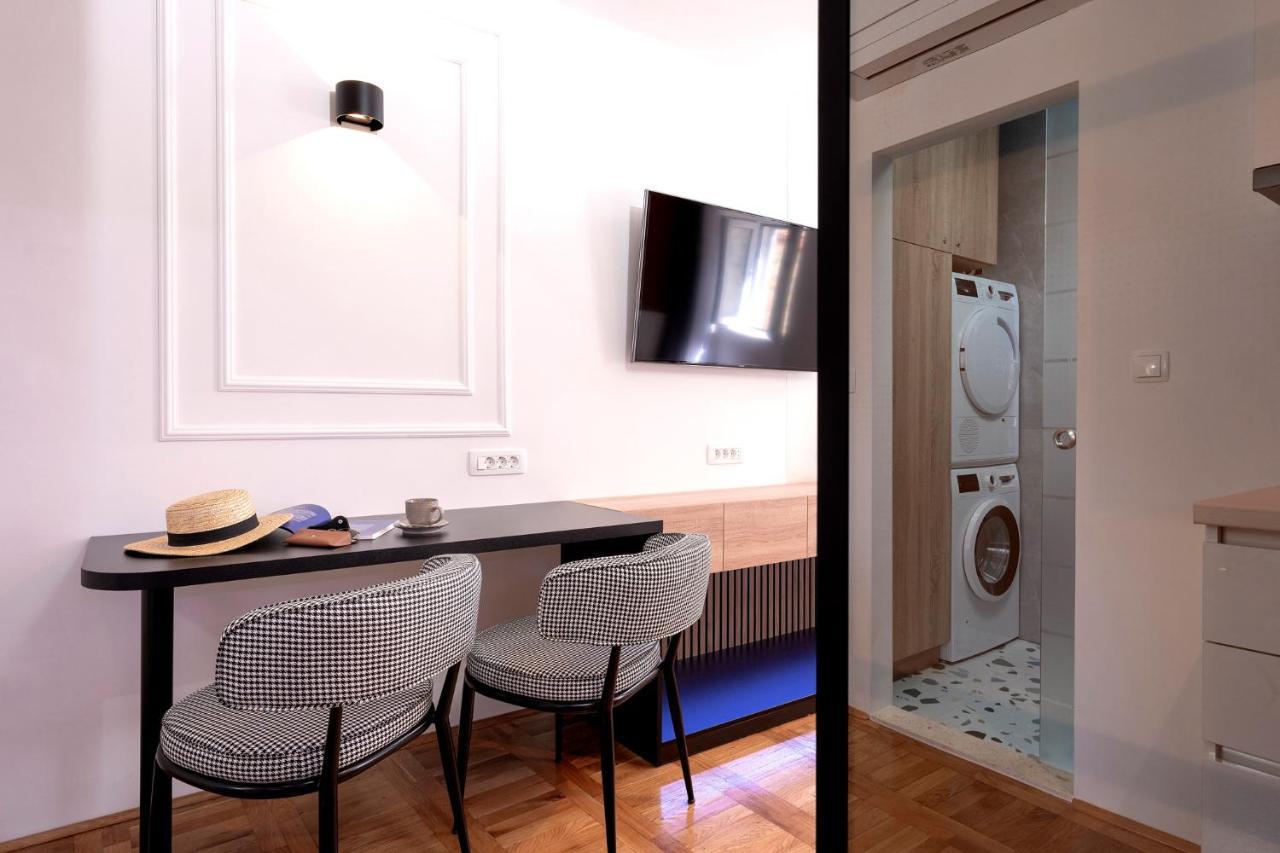 Apartment Fingerprint *